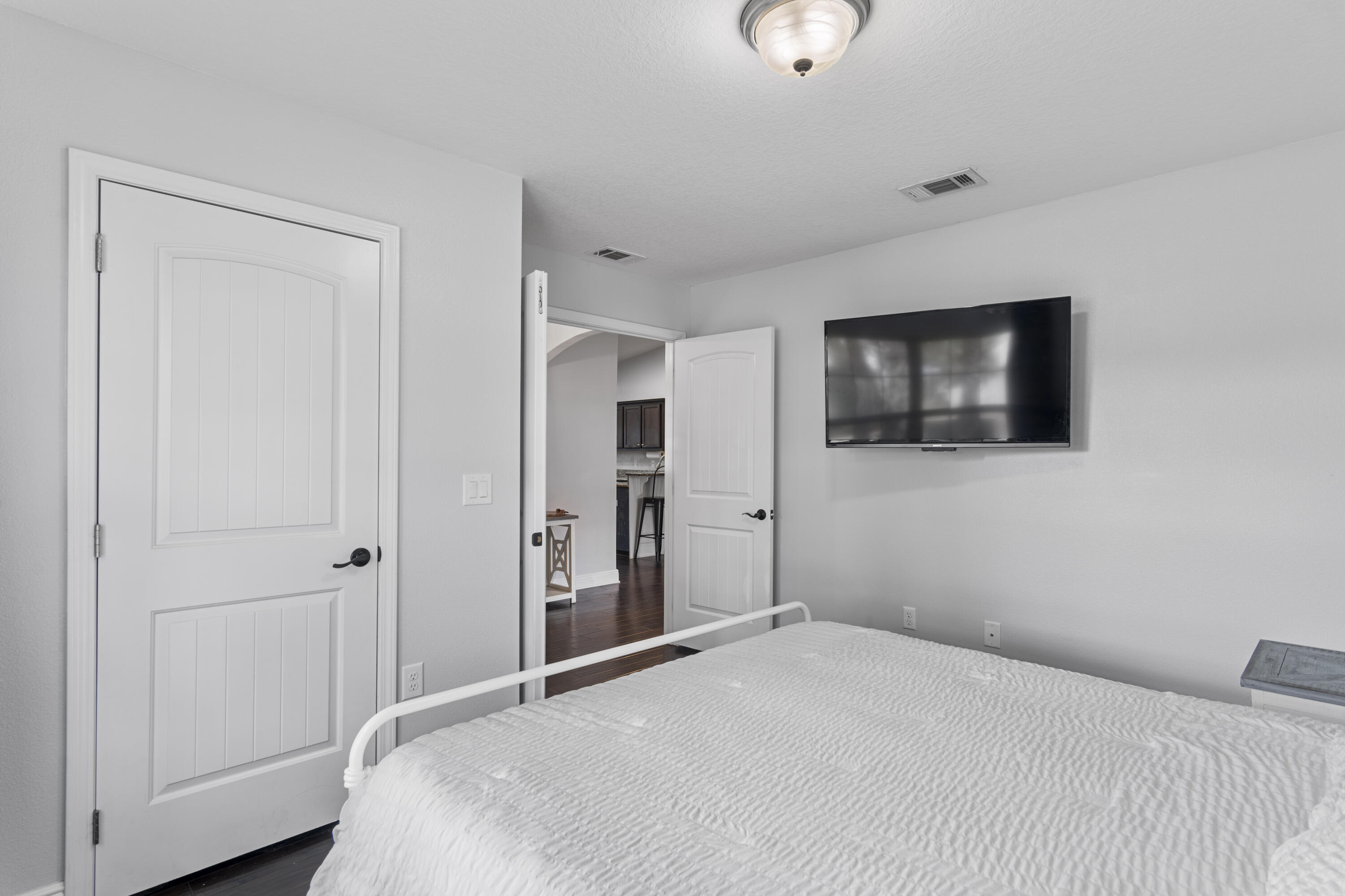 EAGLE BAY - Residential