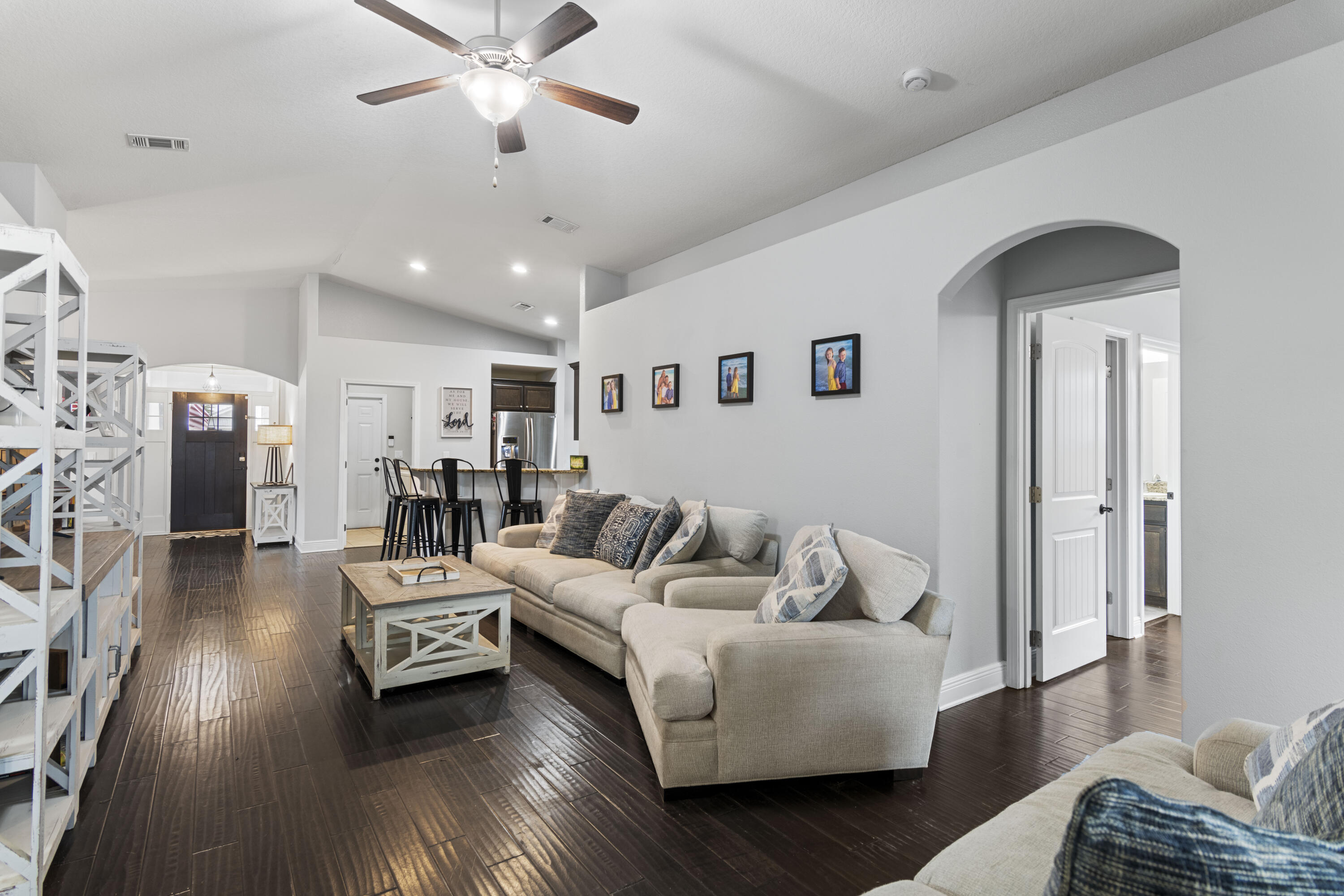EAGLE BAY - Residential