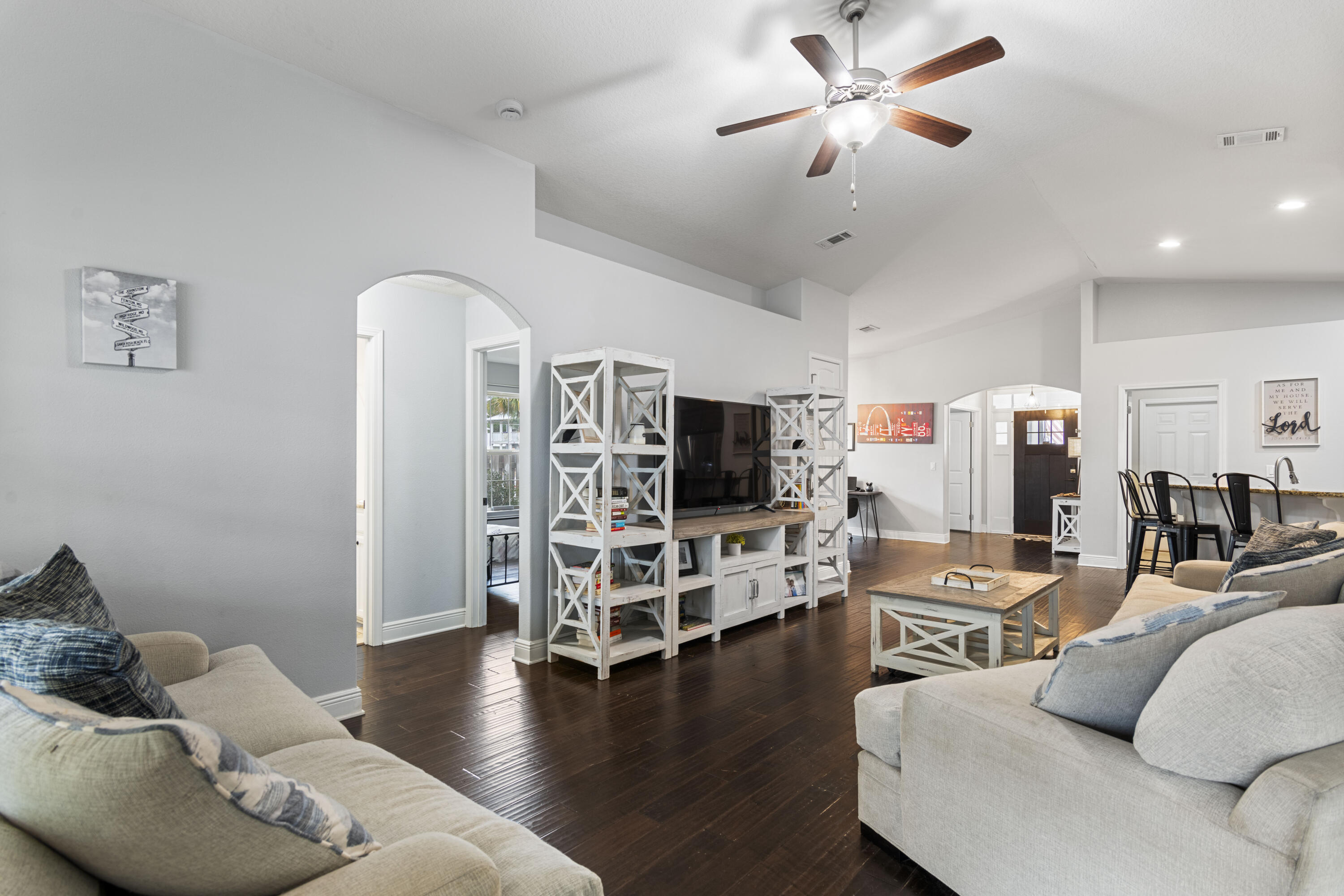 EAGLE BAY - Residential