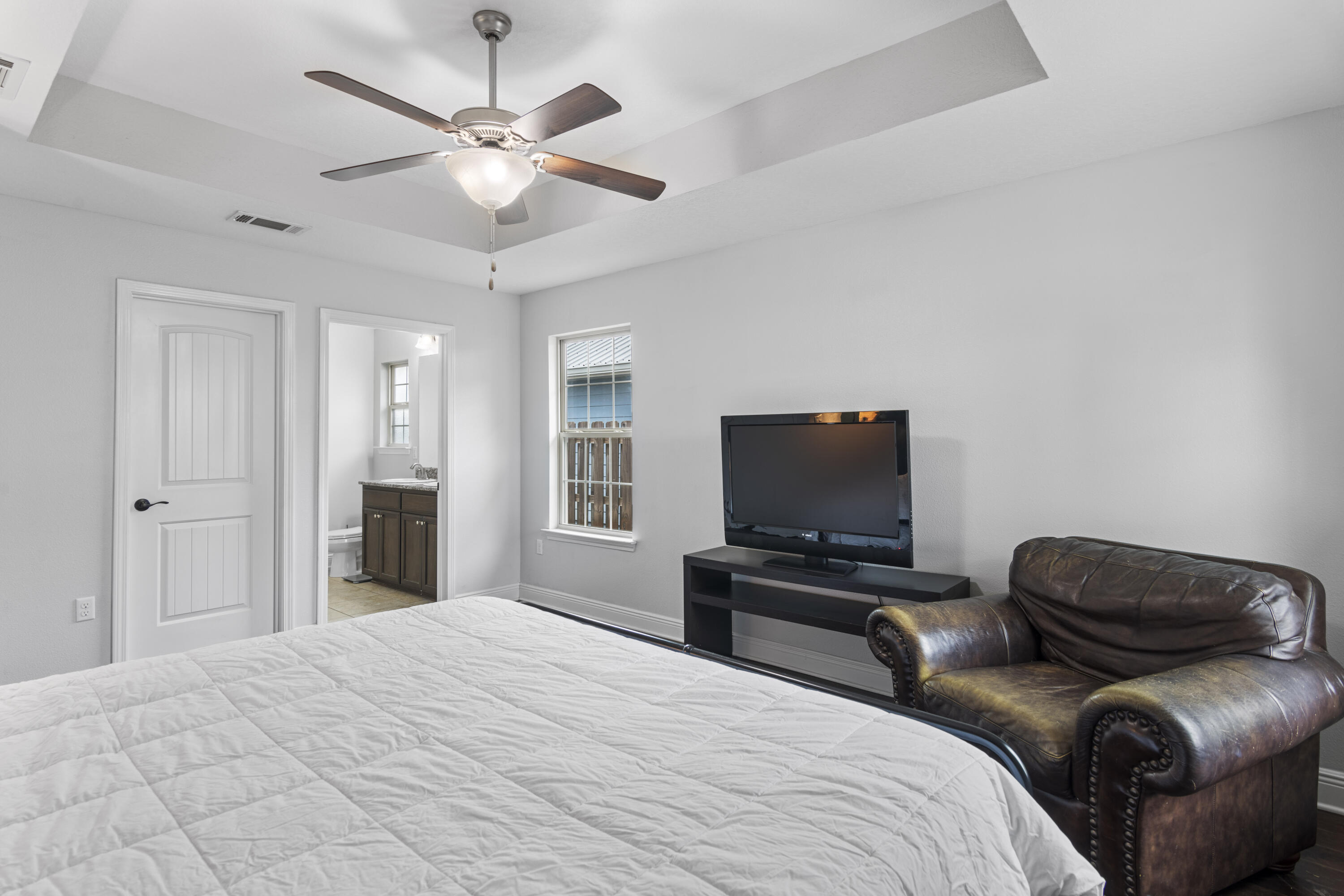 EAGLE BAY - Residential