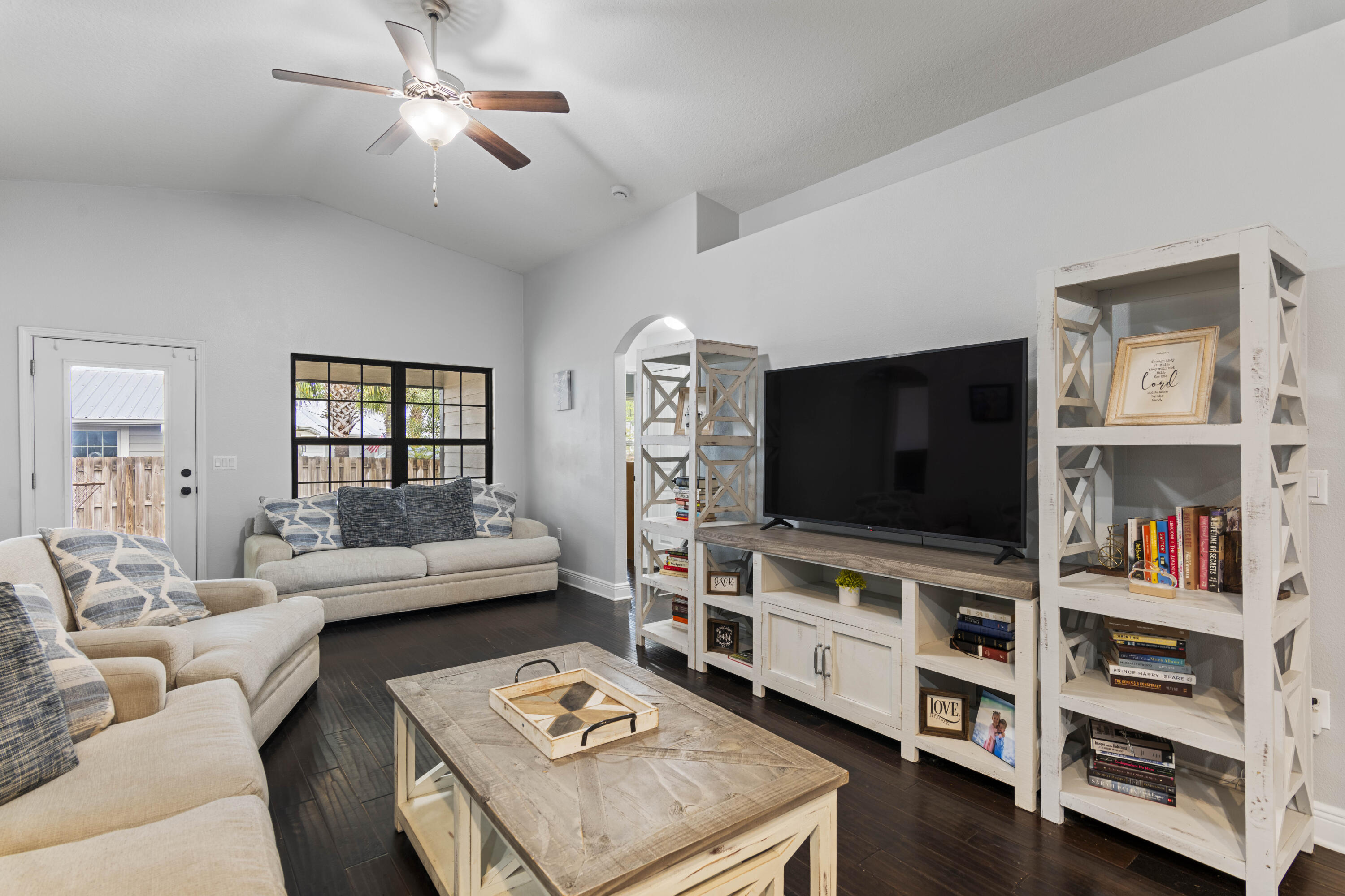 EAGLE BAY - Residential