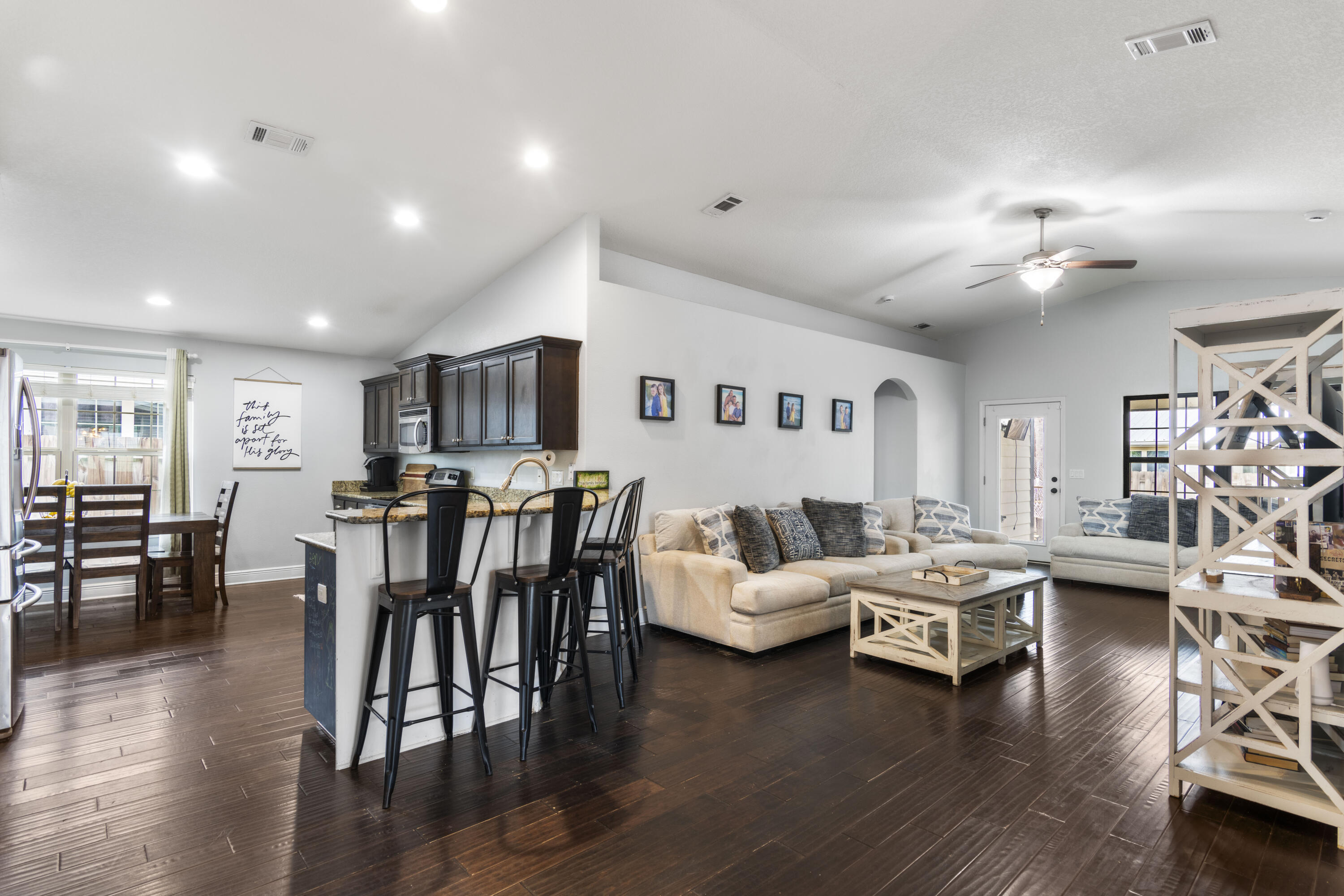 EAGLE BAY - Residential