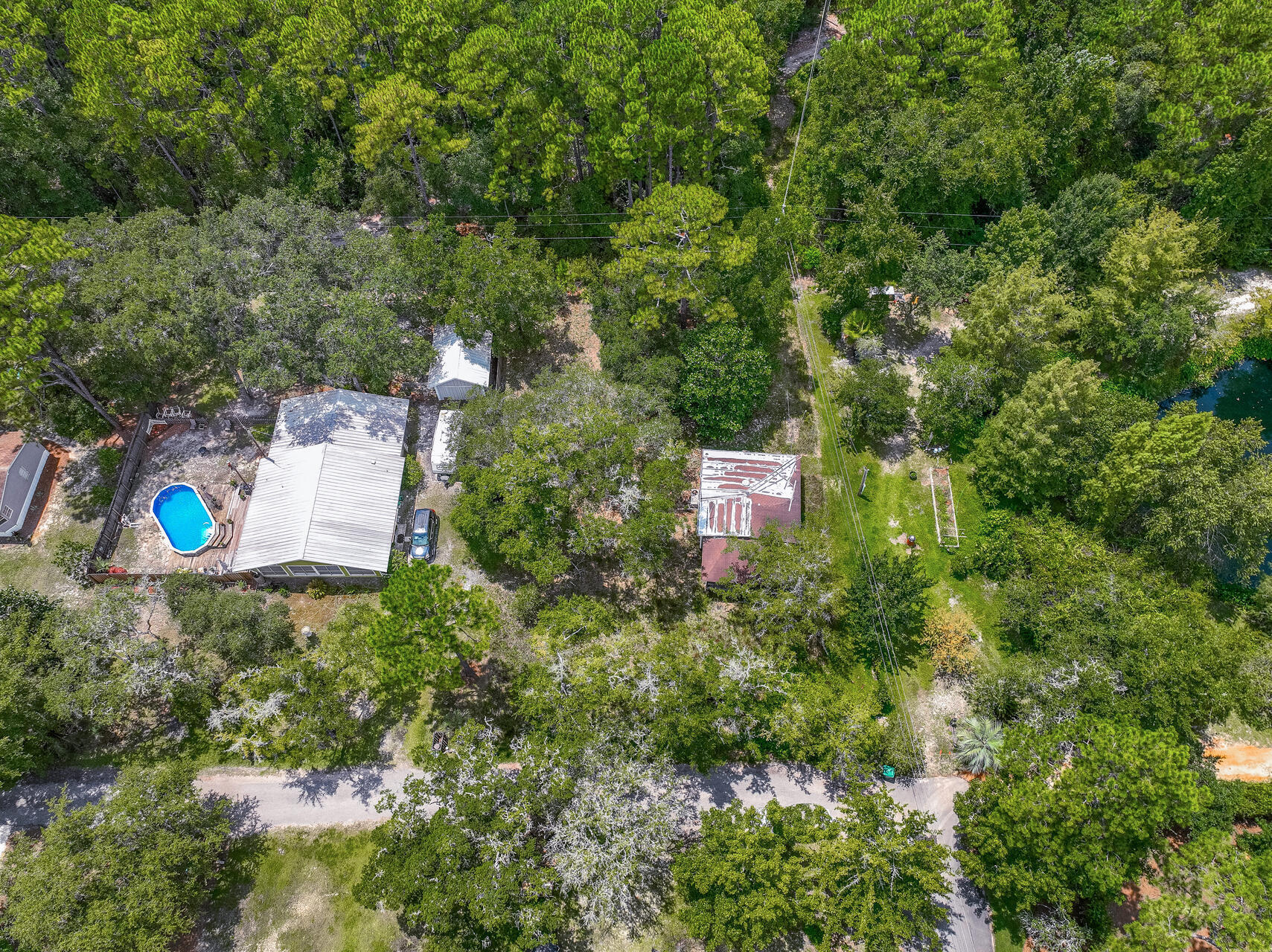 NO RECORDED SUBDIVISION - Land