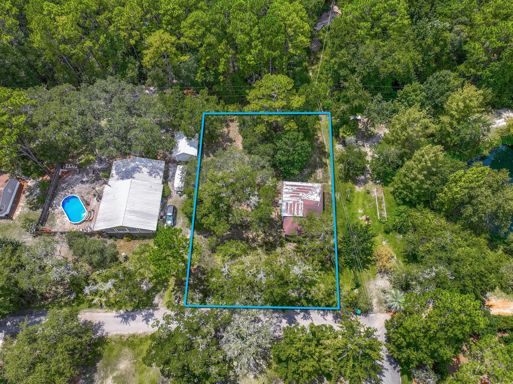 NO RECORDED SUBDIVISION - Land