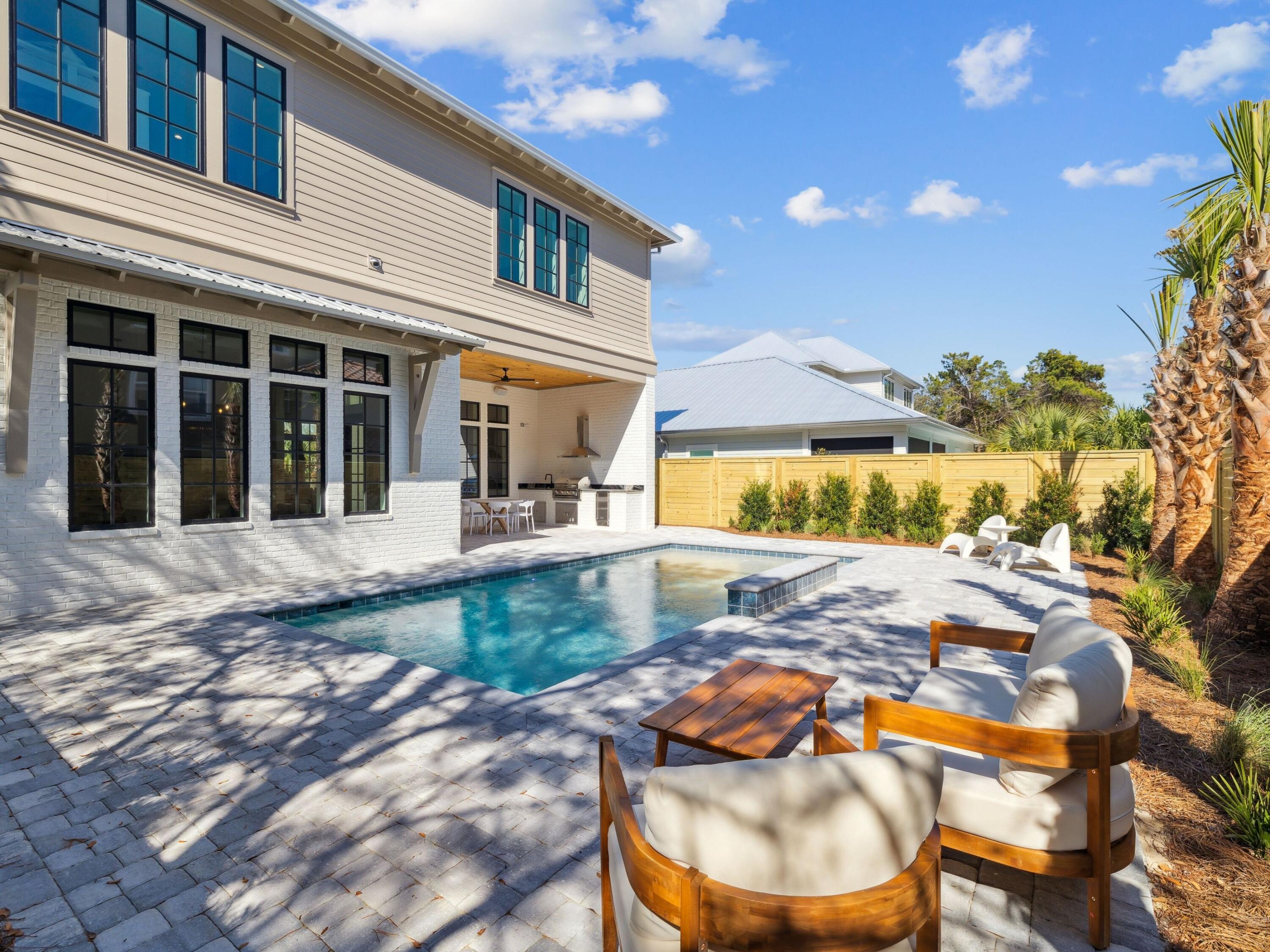 RIVIERA BEACH - Residential