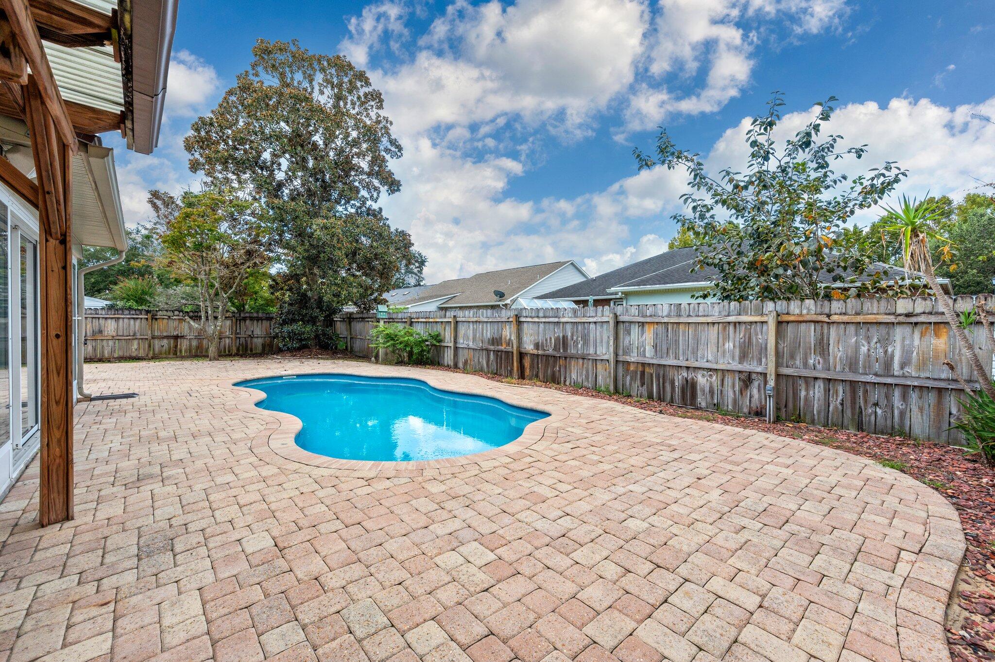 PARKWOOD SQUARE PH 1 - Residential