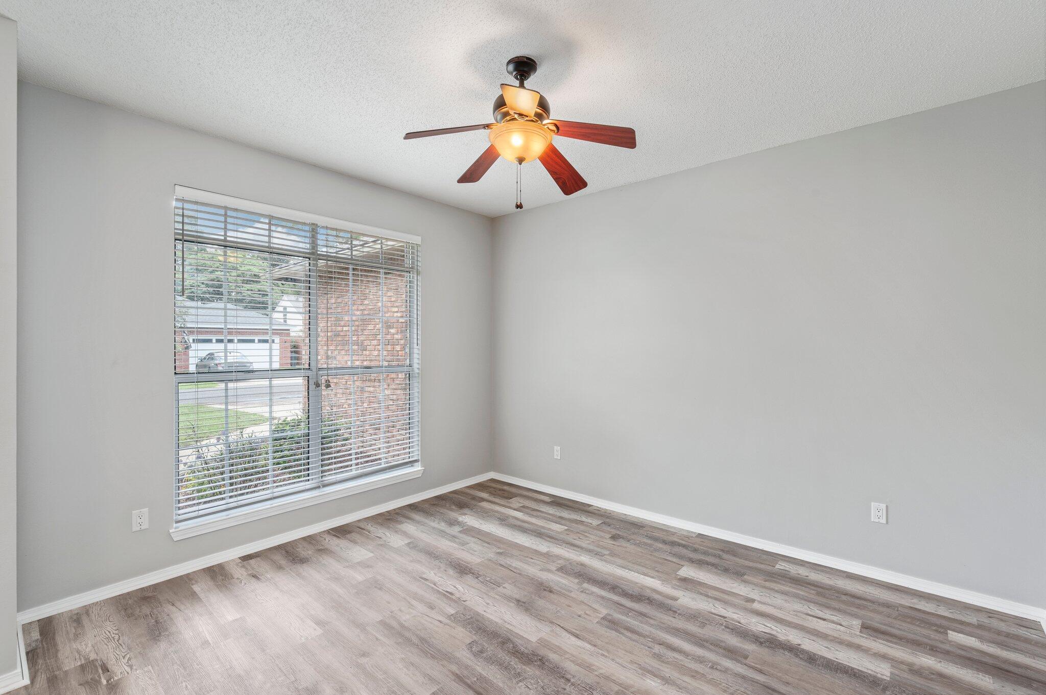 PARKWOOD SQUARE PH 1 - Residential