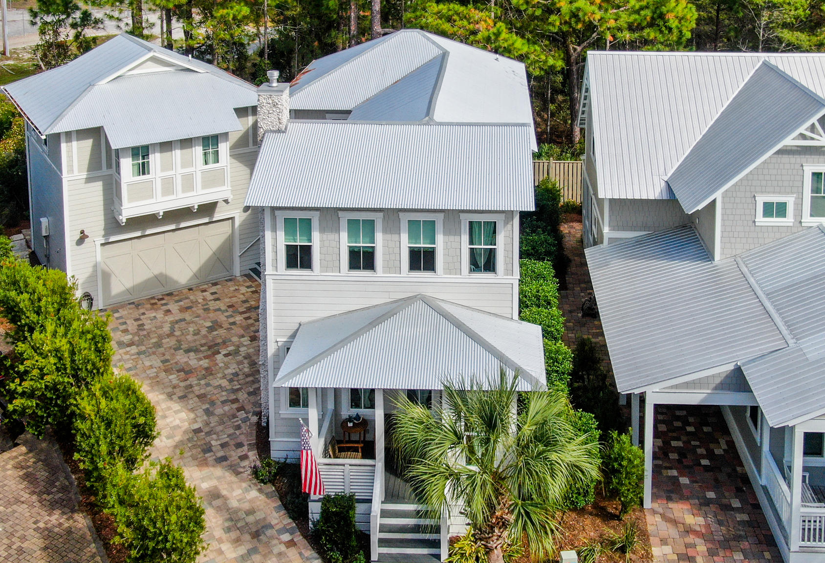 COTTAGES AT EASTERN LAKE - Residential
