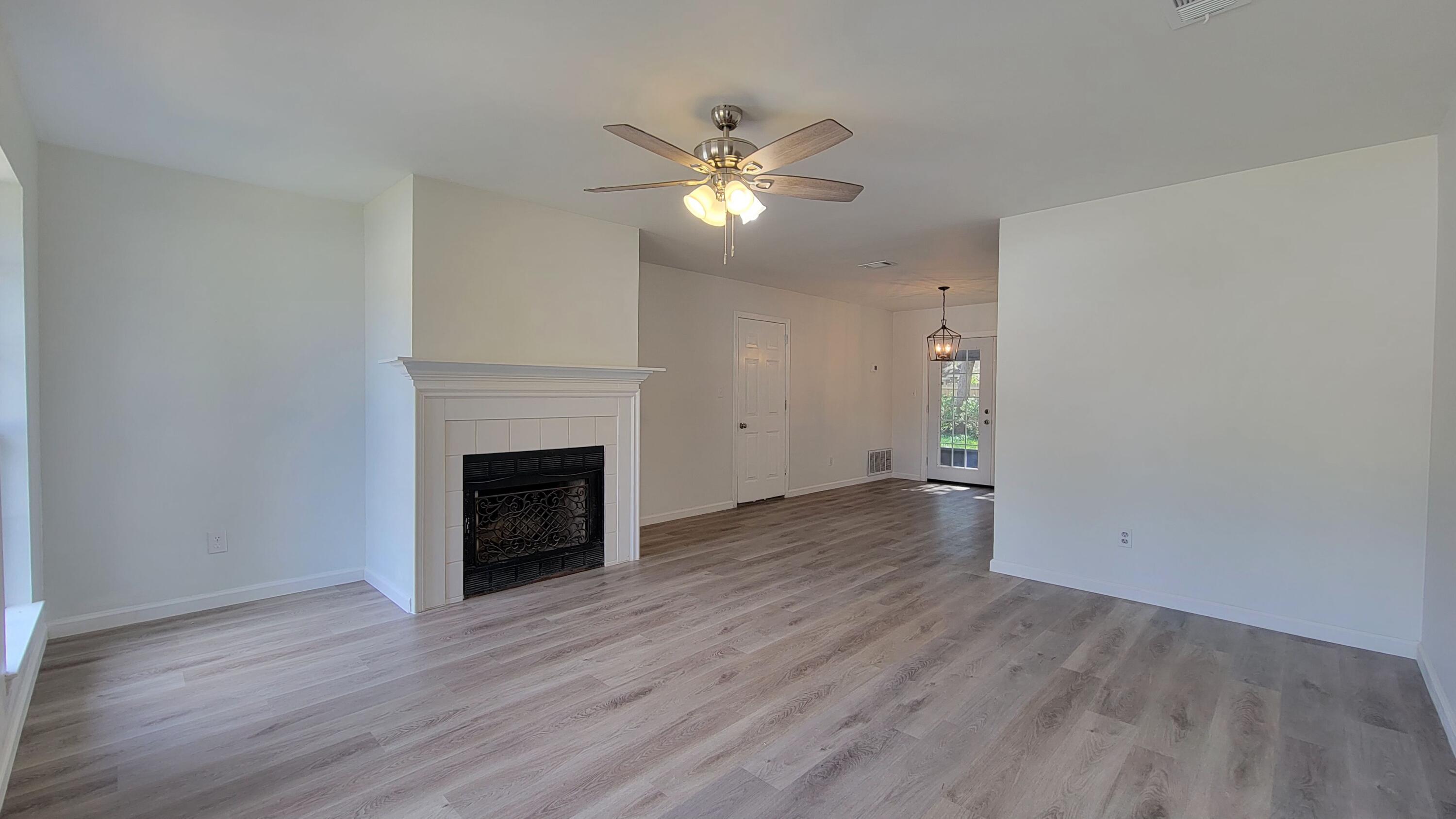 PARKWOOD PLACE AT BLUEWATER BAY - Residential Lease