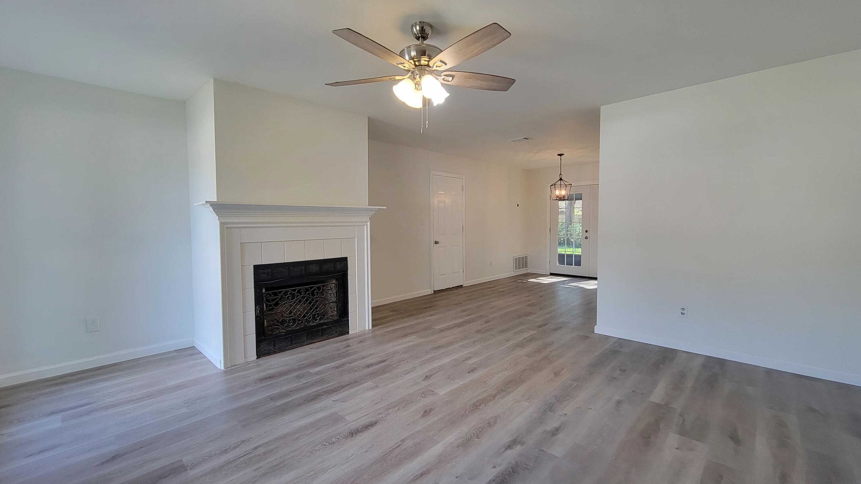 PARKWOOD PLACE AT BLUEWATER BAY - Residential Lease