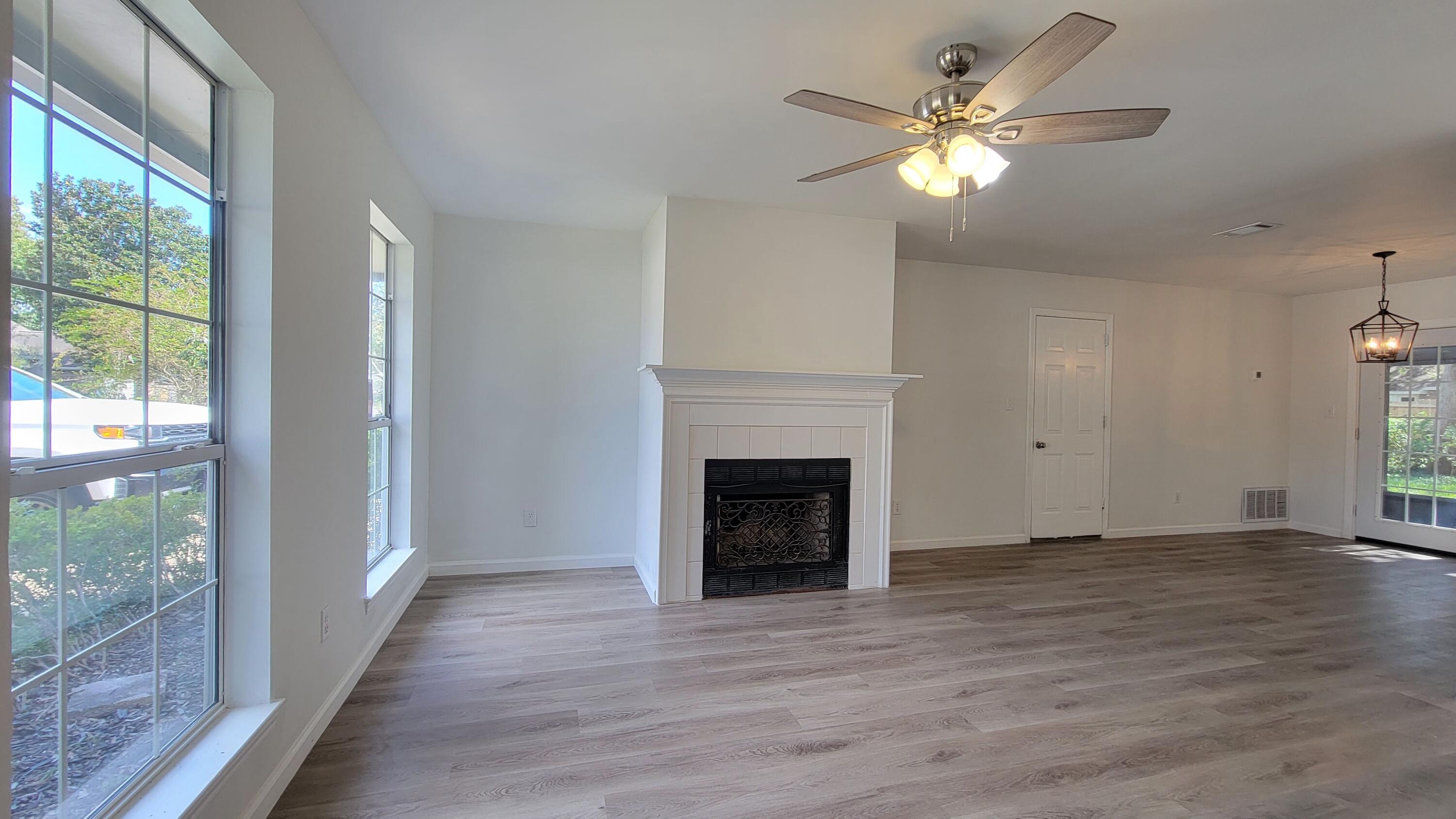 PARKWOOD PLACE AT BLUEWATER BAY - Residential Lease
