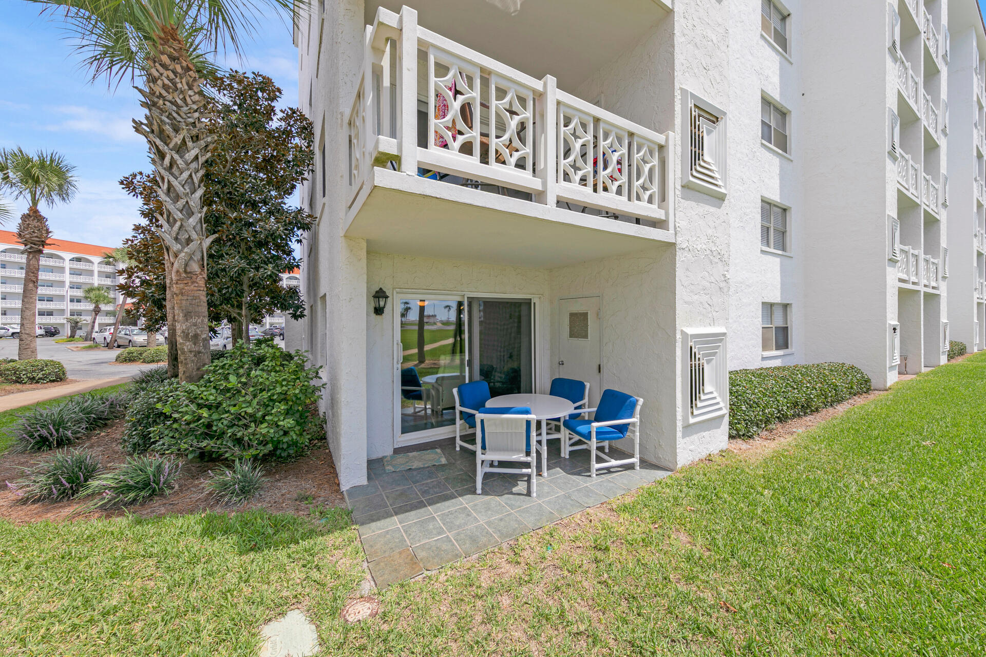 EL MATADOR CONDO - Residential