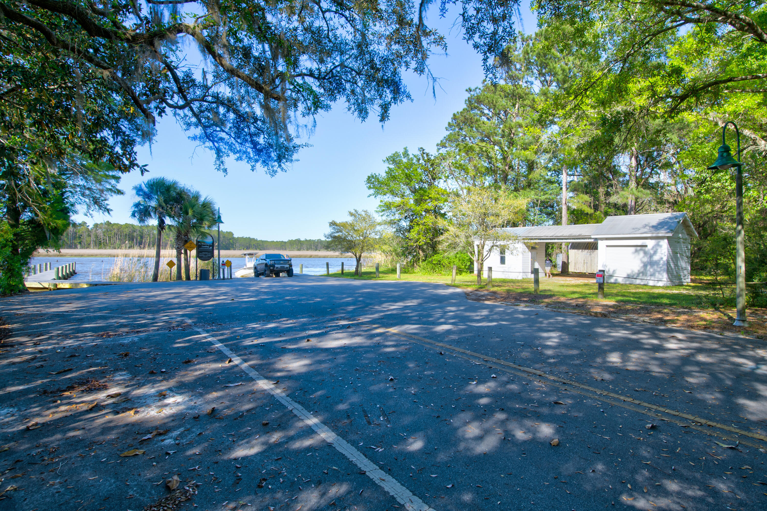 MAGNOLIA BEACH - Land