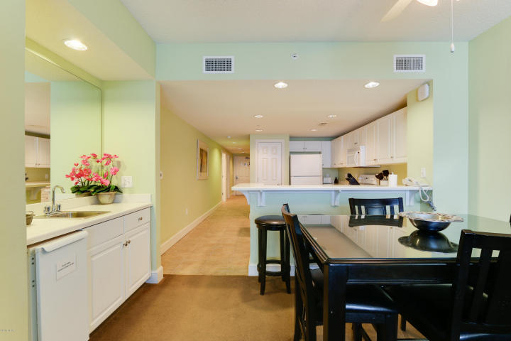 MAJESTIC BEACH TOWERS II - Residential