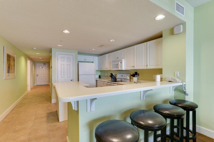 MAJESTIC BEACH TOWERS II - Residential