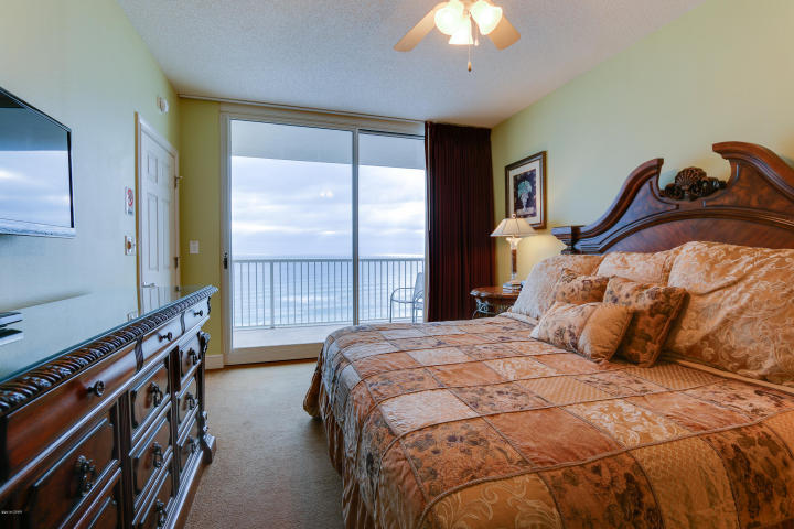 MAJESTIC BEACH TOWERS II - Residential