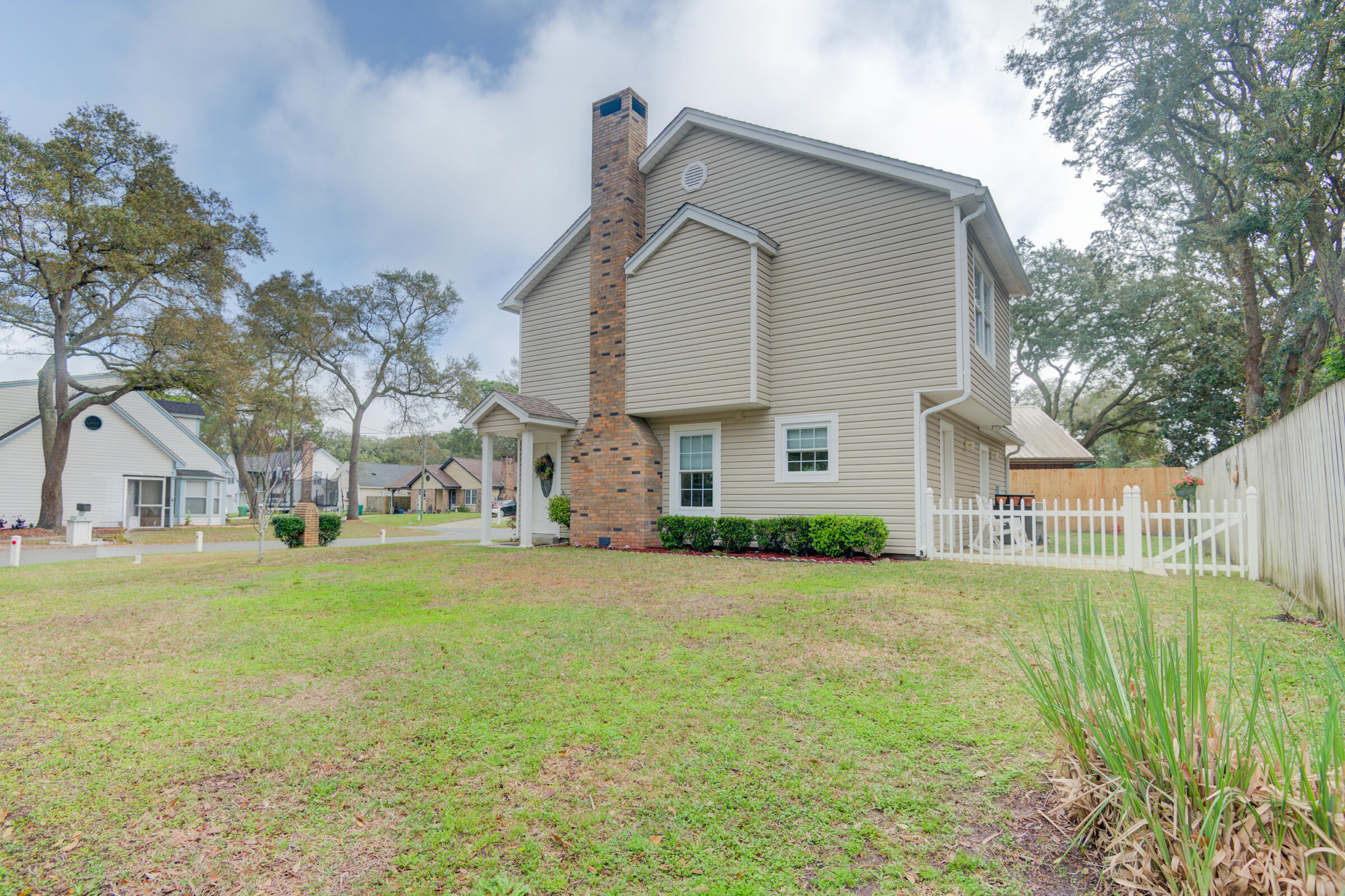 CANDLEWOOD VILLAGE - Residential