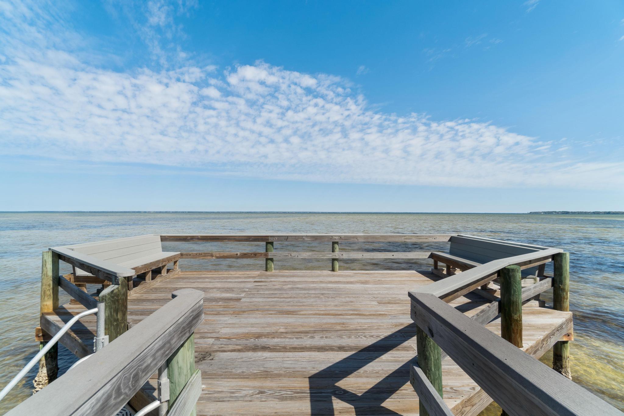 BAYSIDE - Land