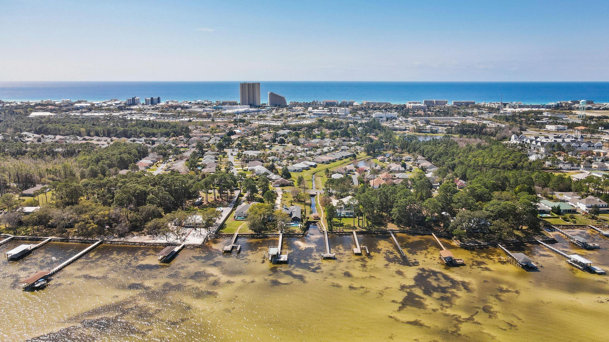 BAYSIDE - Land