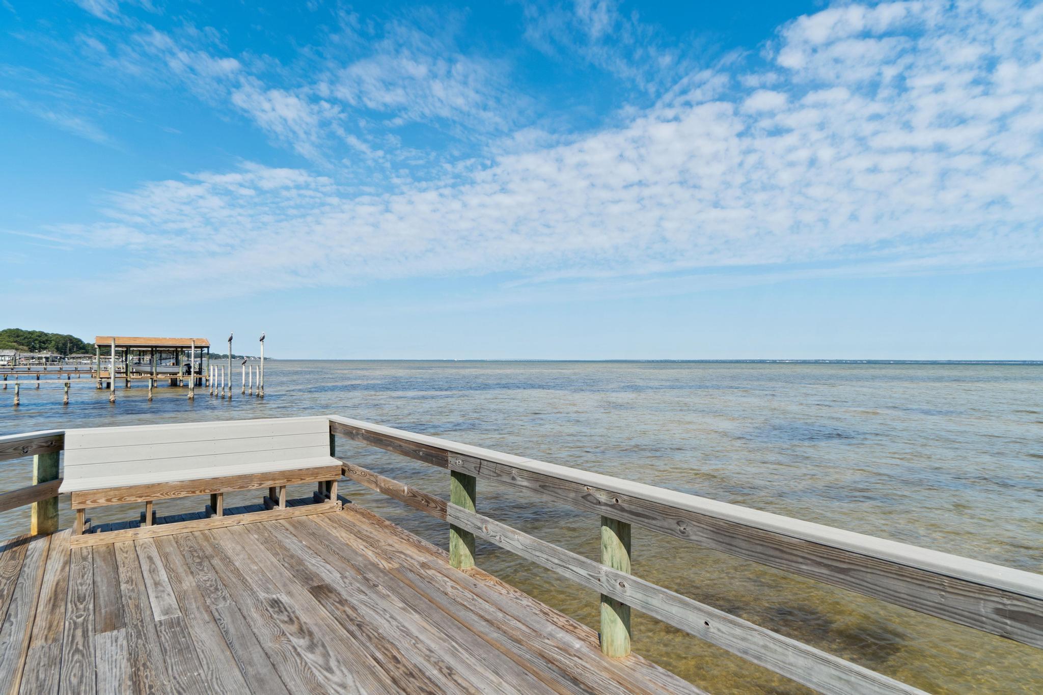BAYSIDE - Land