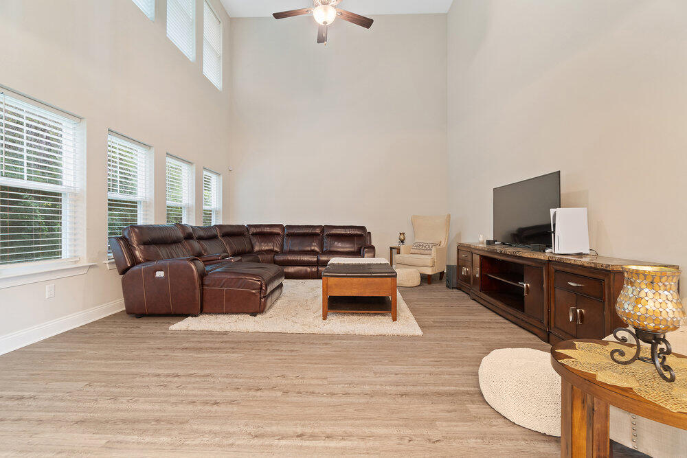 HERITAGE OAKS - Residential