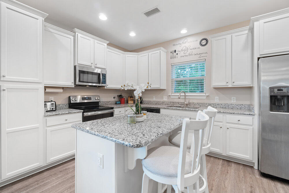 HERITAGE OAKS - Residential