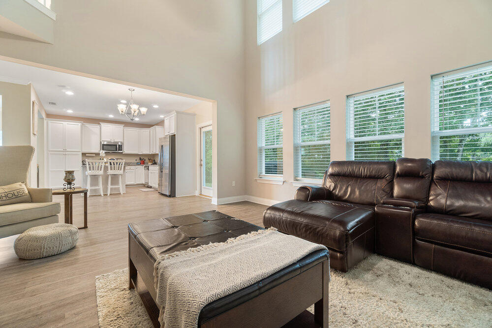 HERITAGE OAKS - Residential