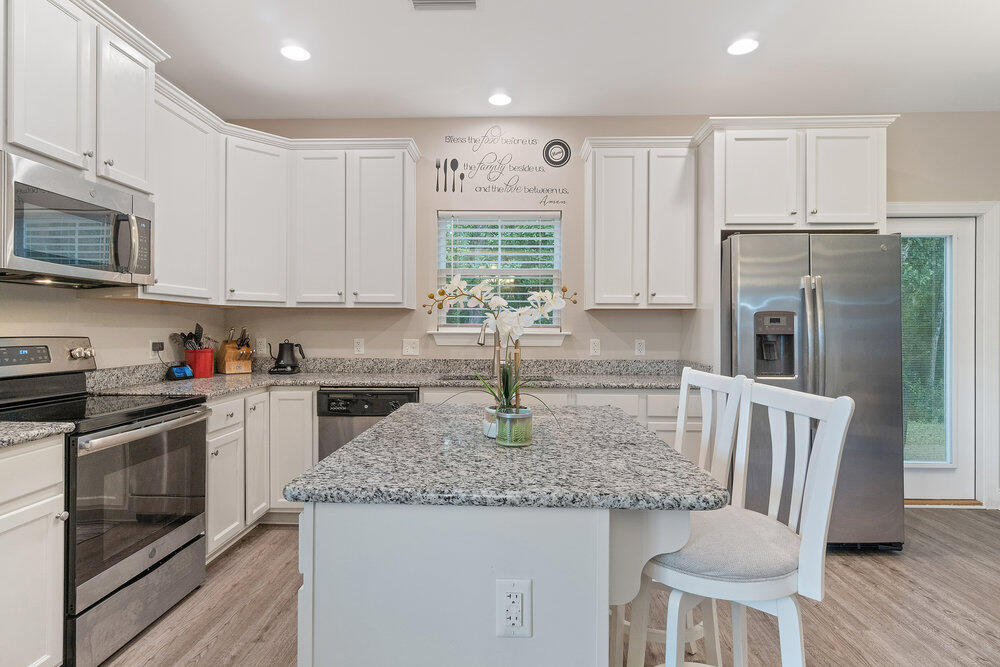 HERITAGE OAKS - Residential