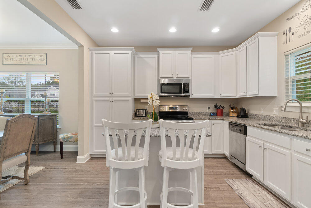 HERITAGE OAKS - Residential
