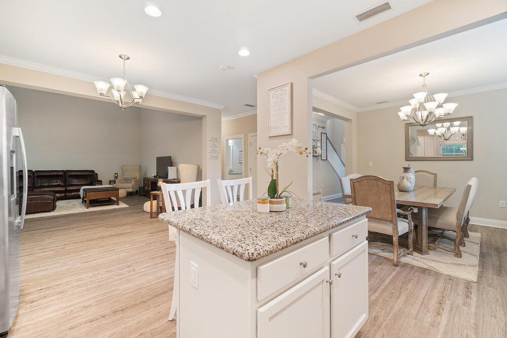 HERITAGE OAKS - Residential