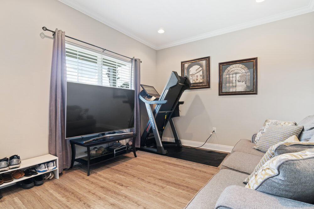HERITAGE OAKS - Residential
