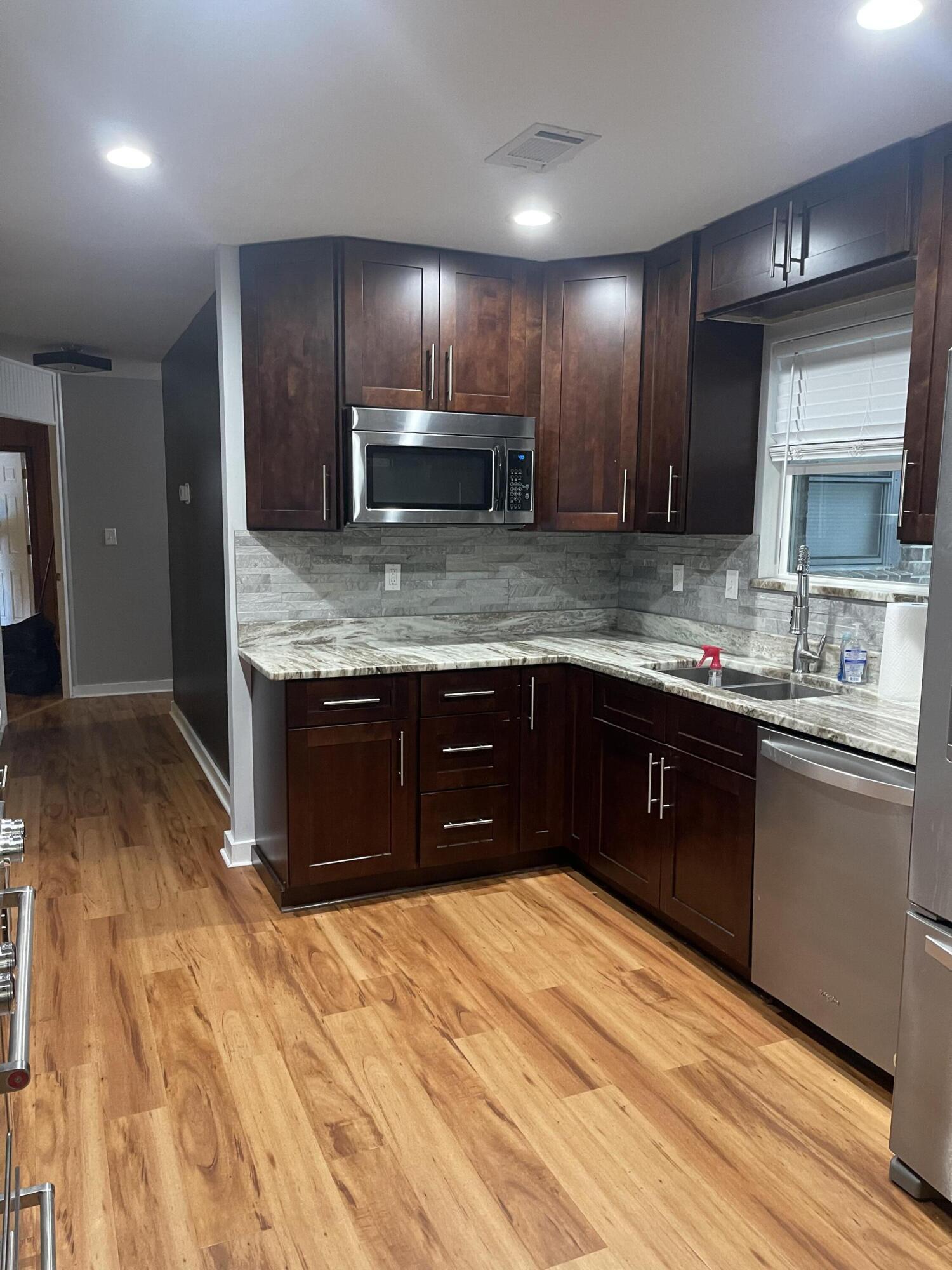 BAYOU WOODS 1ST ADDN - Residential Lease
