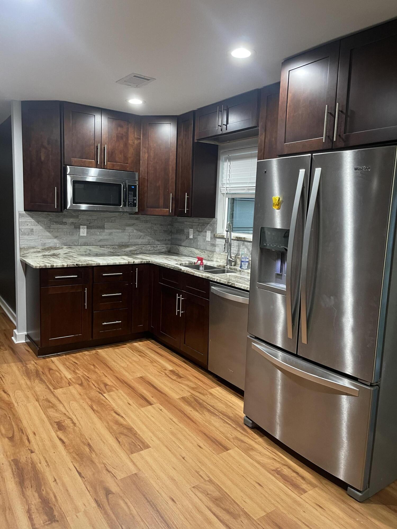BAYOU WOODS 1ST ADDN - Residential Lease
