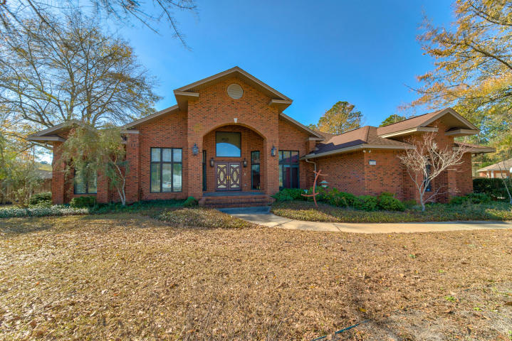 Beautiful home in the sought after community of Mowat Highlands.
Awesome community of brick homes. This home sits on a cul-de-sac and has a large yard. Many wonderful attributes including terrific square footage, two large master suites, double car garage, nice open living and kitchen area, formal dining area, and plenty of natural light.