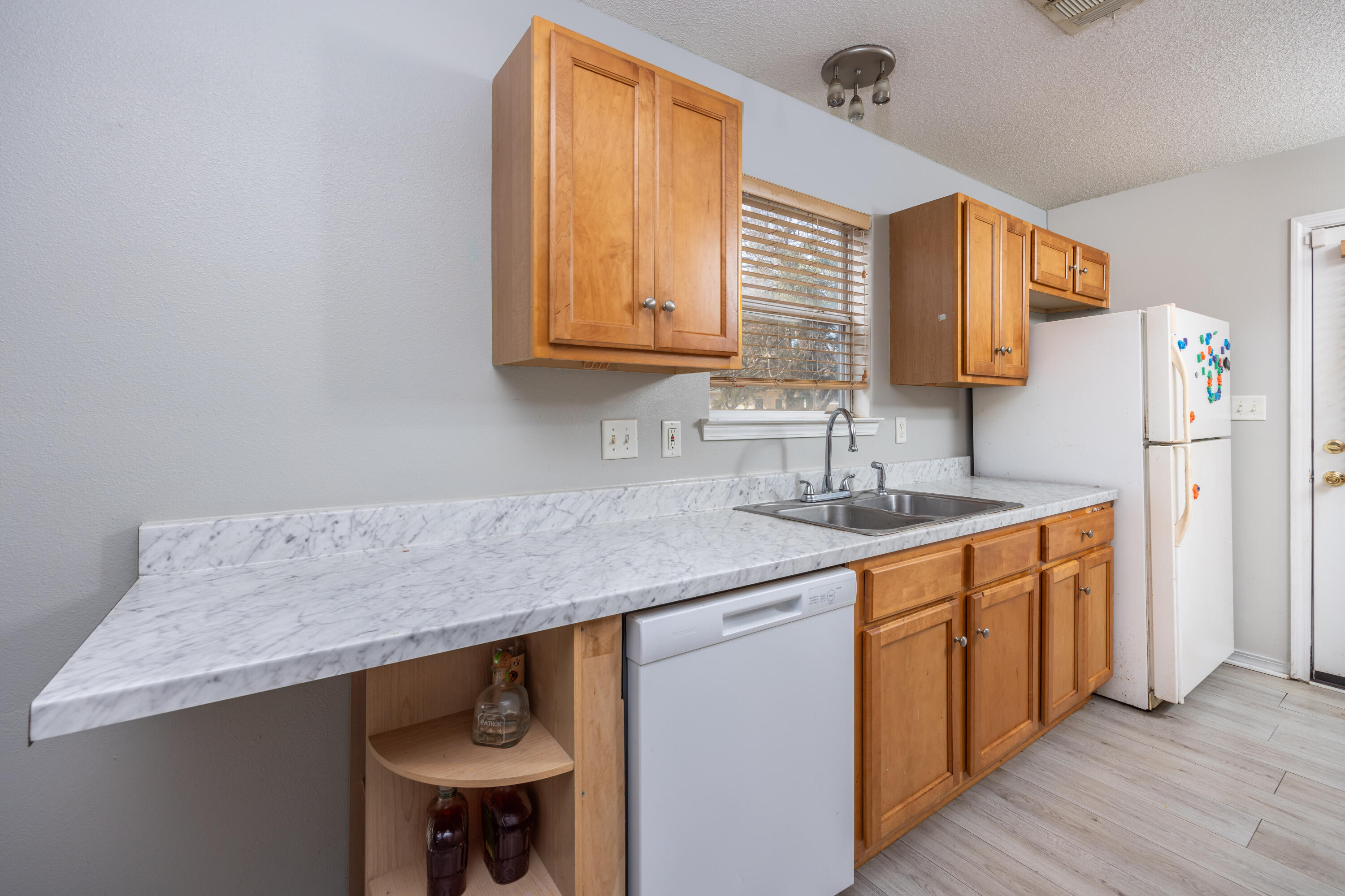SANTA ROSA OAKS CONDOMINIUM - Residential