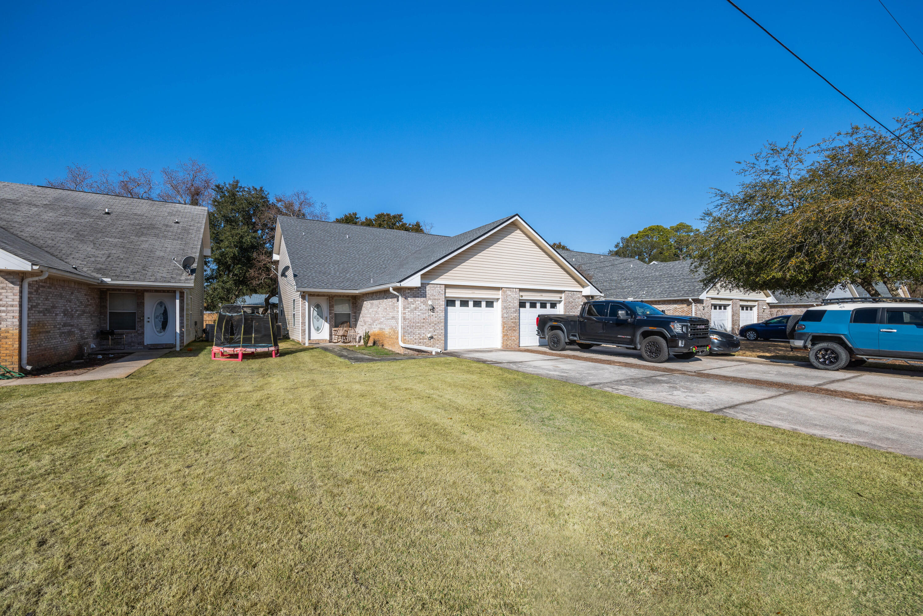 SANTA ROSA OAKS CONDOMINIUM - Residential
