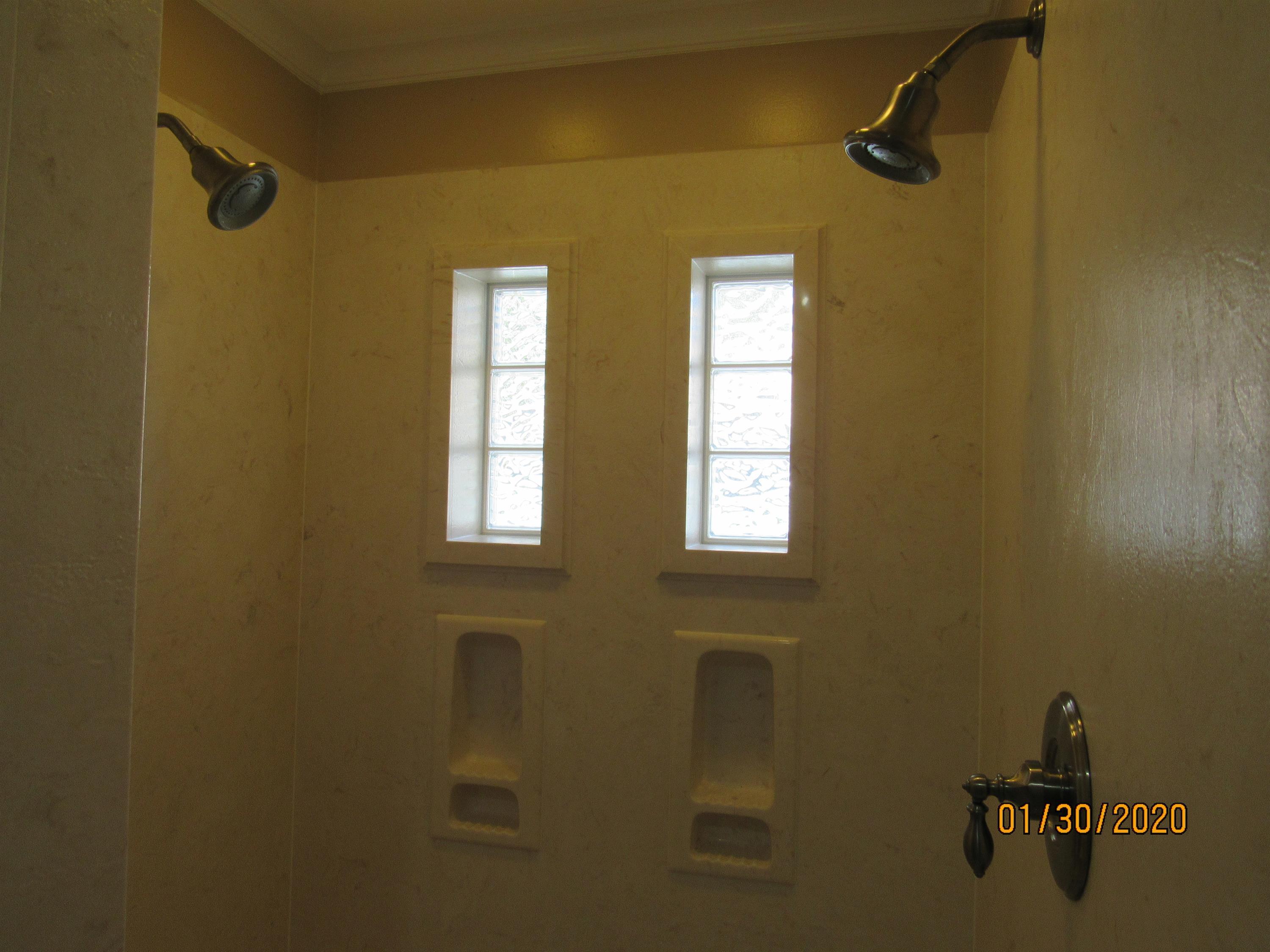 VALPARAISO PINECREST 6 - Residential Lease