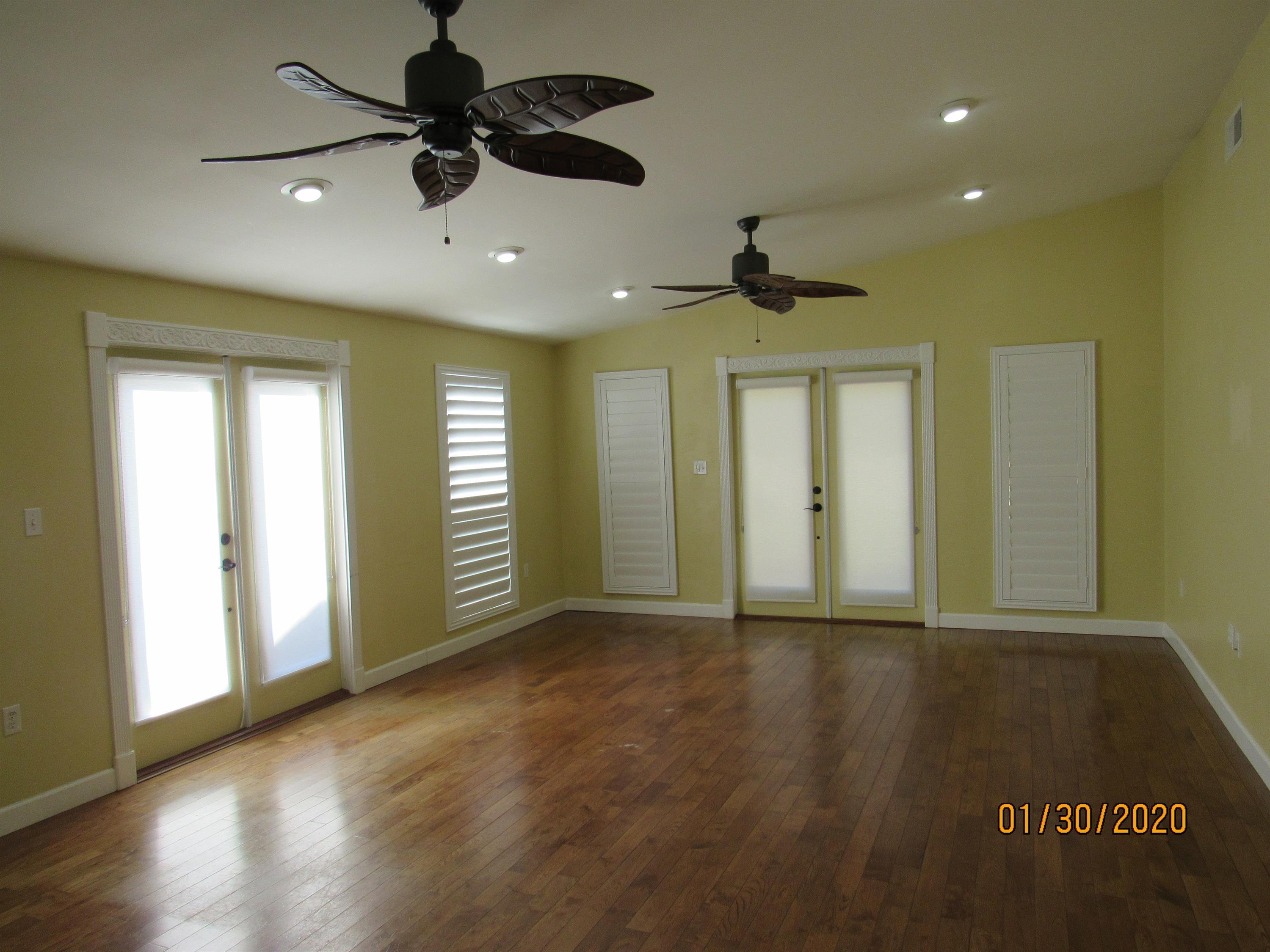 VALPARAISO PINECREST 6 - Residential Lease
