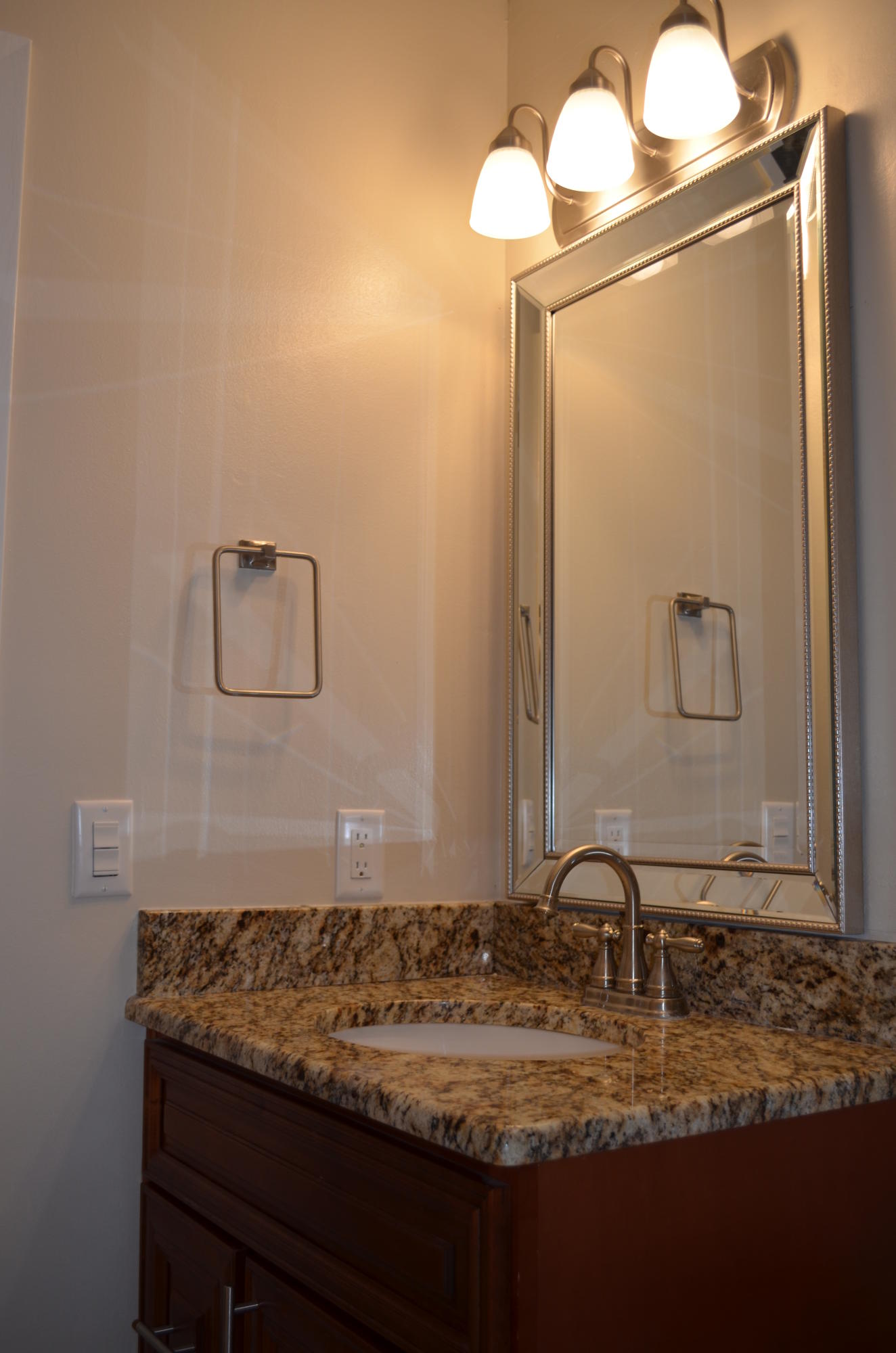 CINCO BAYOU - Residential Lease
