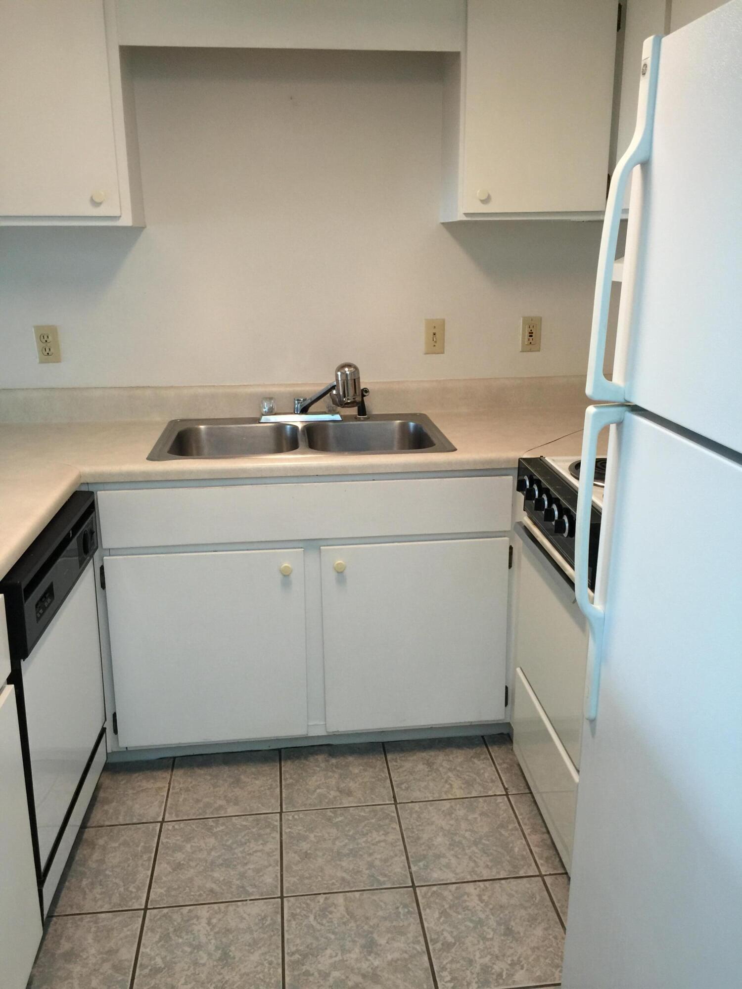FINISTERRA CONDO - Residential Lease