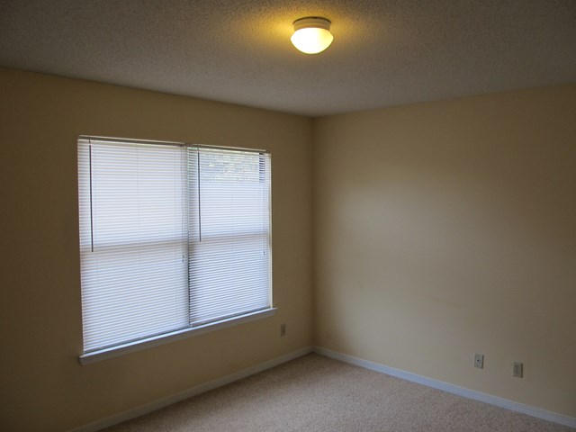 FALCON RIDGE - Residential Lease