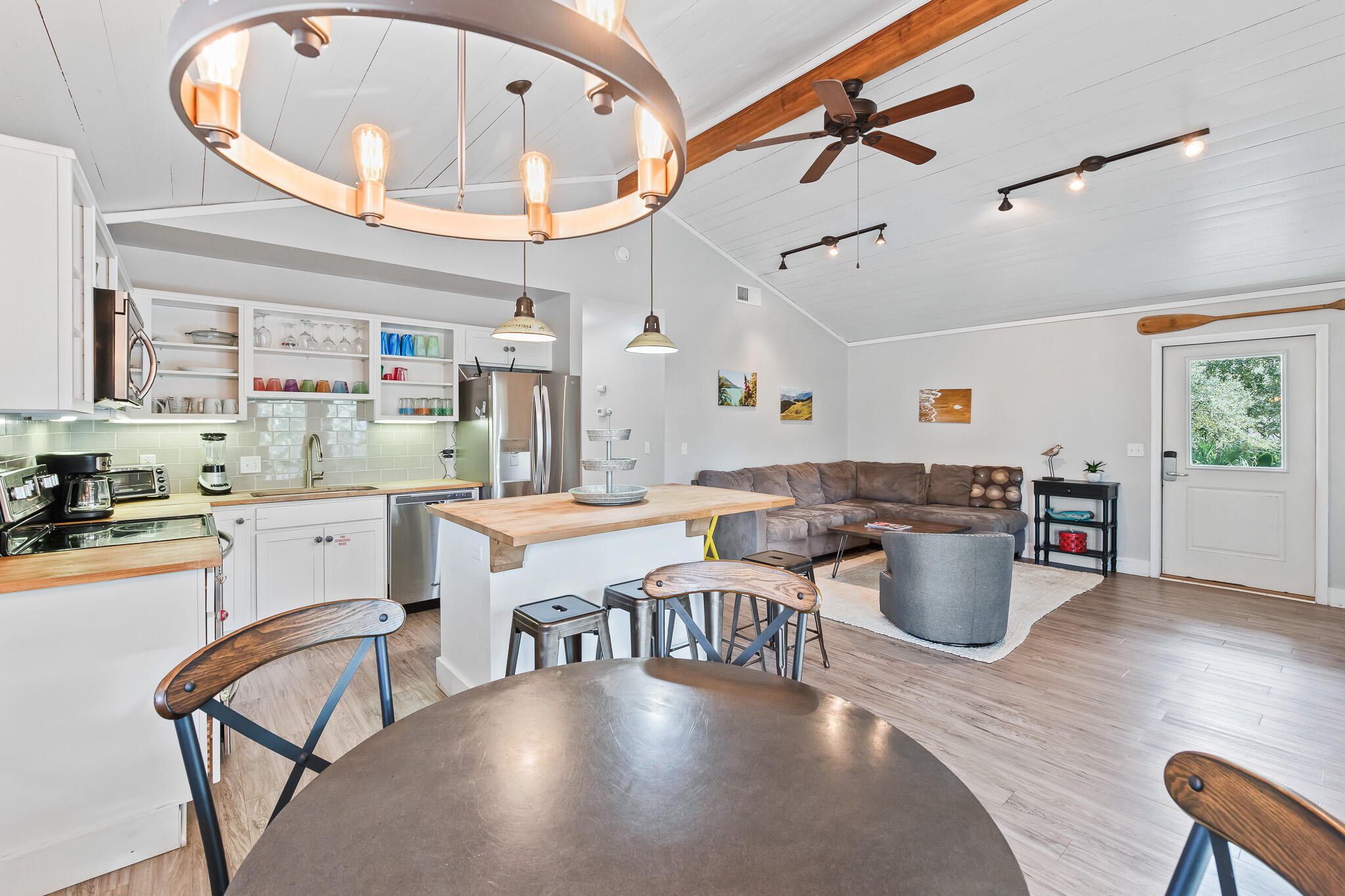EASTERN LAKE S/D - Residential