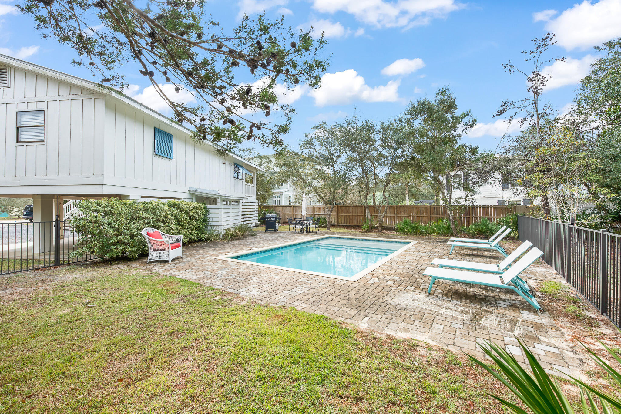 EASTERN LAKE S/D - Residential
