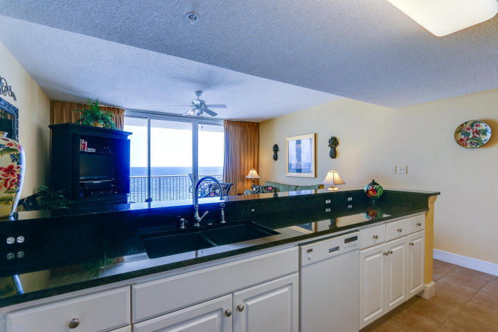 MAJESTIC BEACH TOWERS I - Residential