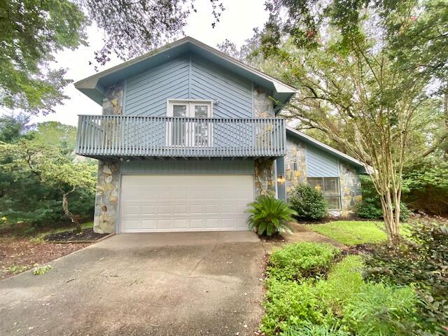 *Available February 11th!*

Welcome to this updated Bluewater Bay lakefront 3 bed 2.5 home with multiple living spaces both inside and out. Inside features newer kitchen cabinets with GRANITE counters and a custom tile backsplash. The floor plan flows beautifully and functions well for entertaining with access to the deck with ample room for seating. The upstairs master bedroom is spacious with two closets and a private balcony. The newly renovated master bath features new lighting and double vanities. There are 2 more bedrooms and a bath upstairs. 

Sorry, but this home does not allow pets. 
Tenant to verify all data. 
Please contact Sound Choice Real Estate to schedule a showing- 850.389.8533.
