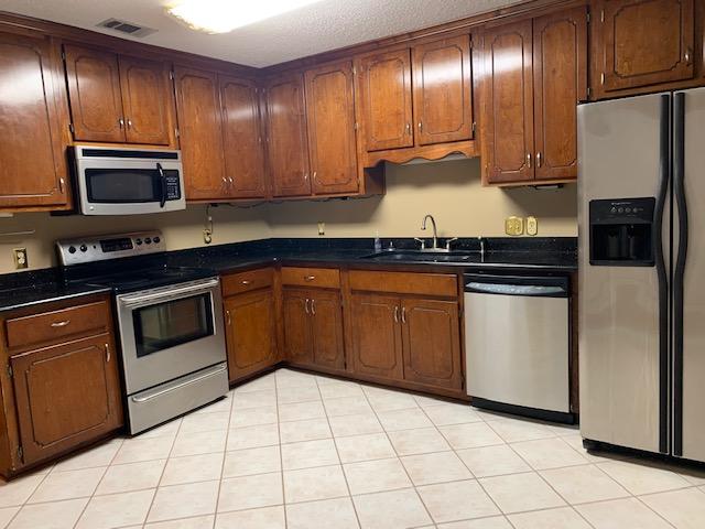 PARKWOOD SQUARE PH 1 - Residential Lease