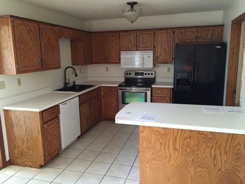 COUNTRYVIEW ESTATES 3RD ADDN - Residential Lease