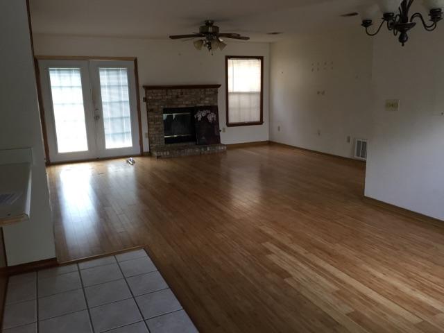 COUNTRYVIEW ESTATES 3RD ADDN - Residential Lease