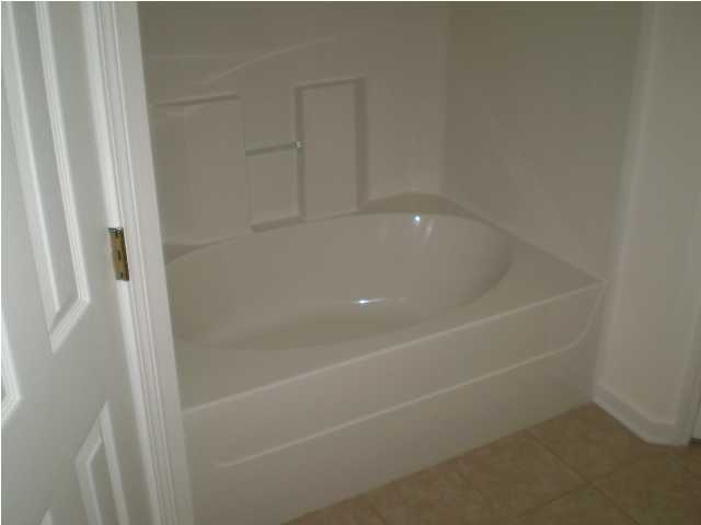 PORT DIXIE - Residential Lease