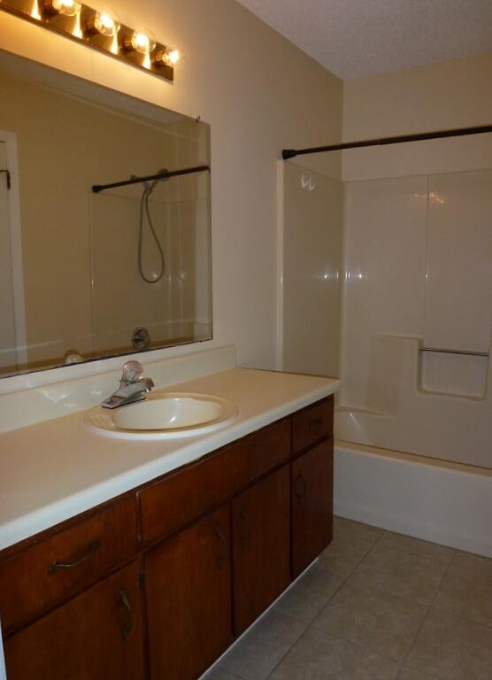 NAVARRE S/D 2ND ADDN - Residential